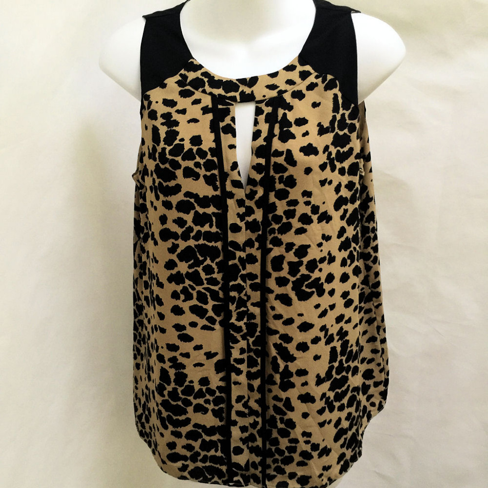 Vince Camuto S Animal Print Top with Keyhole